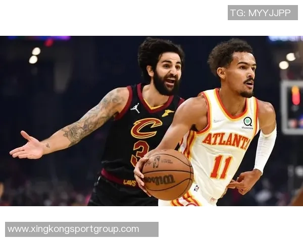 亨特分析莫布里与亚当斯的进攻风格差异及其对球队的影响