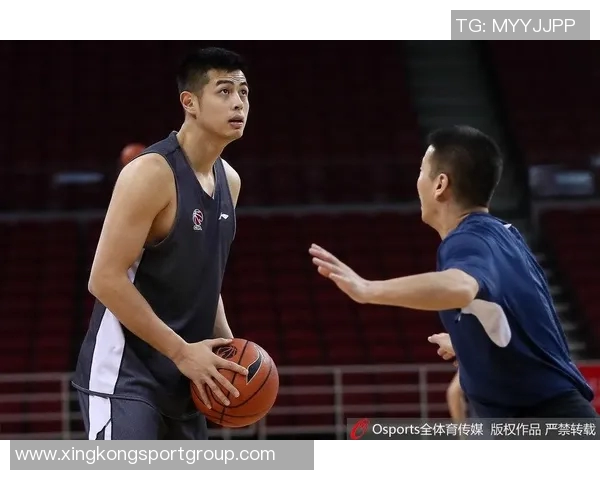 利桑德罗随队训练状态回暖预计十月底前重返赛场