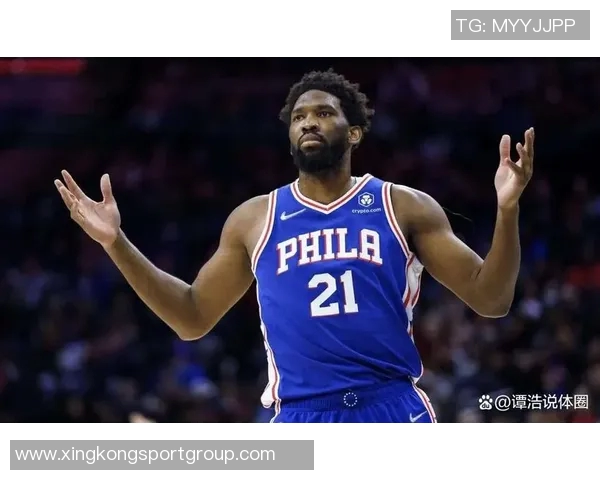 媒体人调侃恩比德三分球罚球独特方式引发热议 媒体人调侃恩比德三分球罚球独特方式引发热议